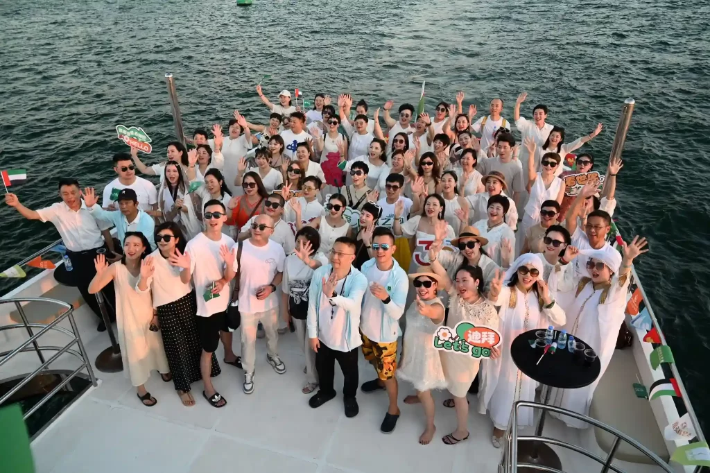Party yacht rentals service in dubai